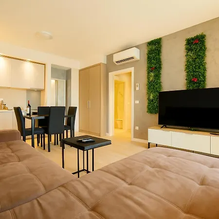 Queen's Park Aparthotel Belgrade